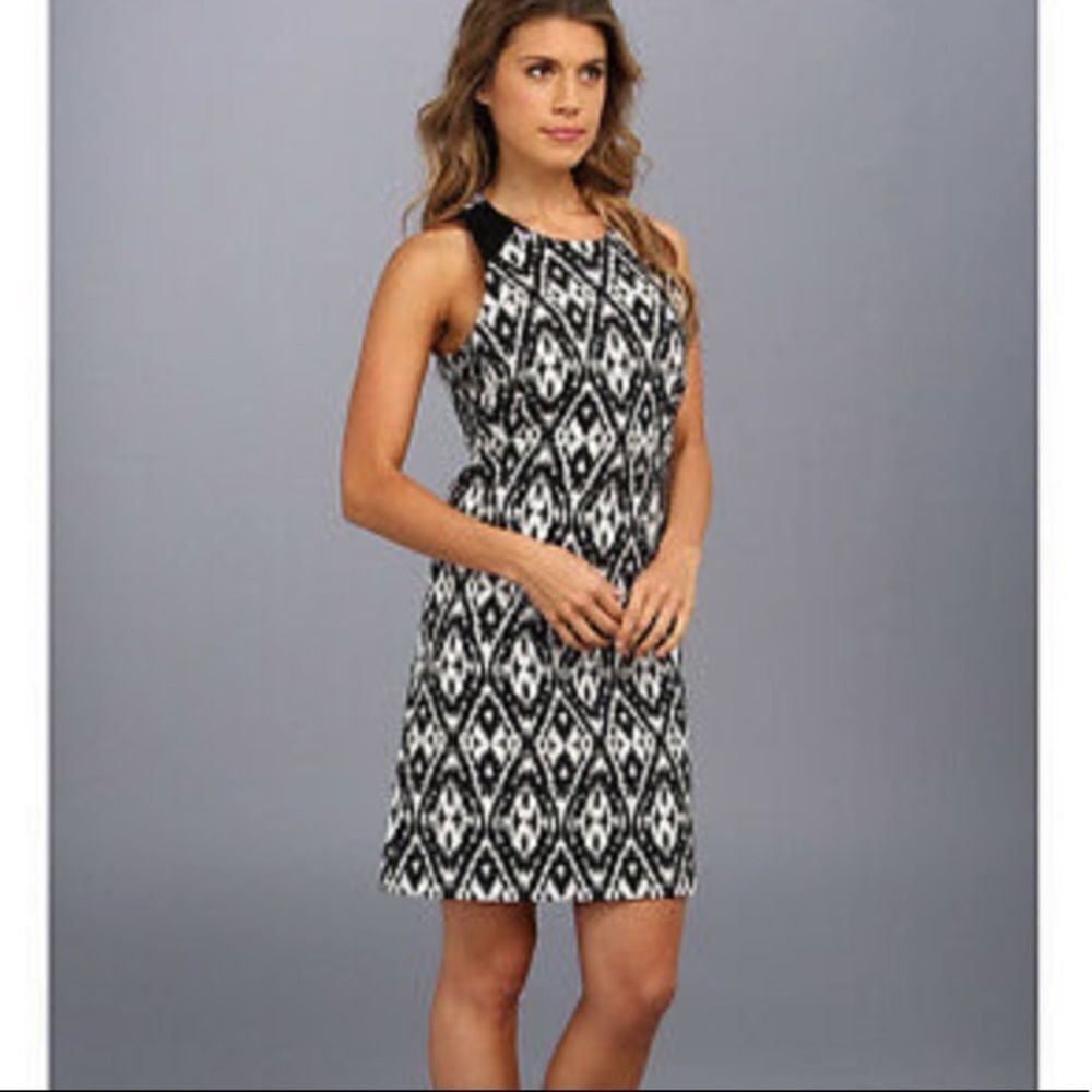 Vince Camuto Black White Modern Tribe Dress Size 2 NWT